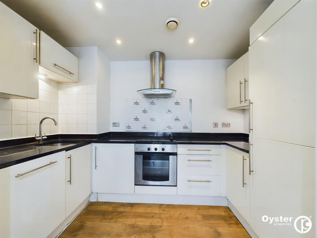 2 bed 1st Floor Flat for rent in Ilford. From Oyster Properties - London