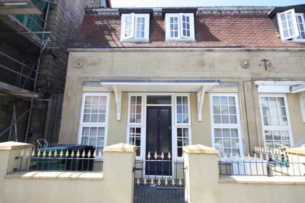 2 bed Mid Terraced House for rent in Bae Colwyn. From Robbie Howarth Estate Agents - Conwy 2 bed Mid Terraced House for rent in Bae Colwyn. From Robbie Howarth Estate Agents - Conwy
