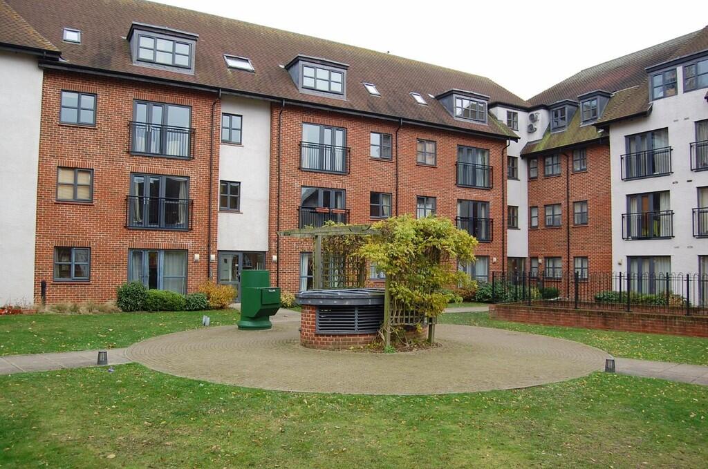 1 bed House (unspecified) for rent in Letchworth. From Mather Marshall - Stevenage Ltd