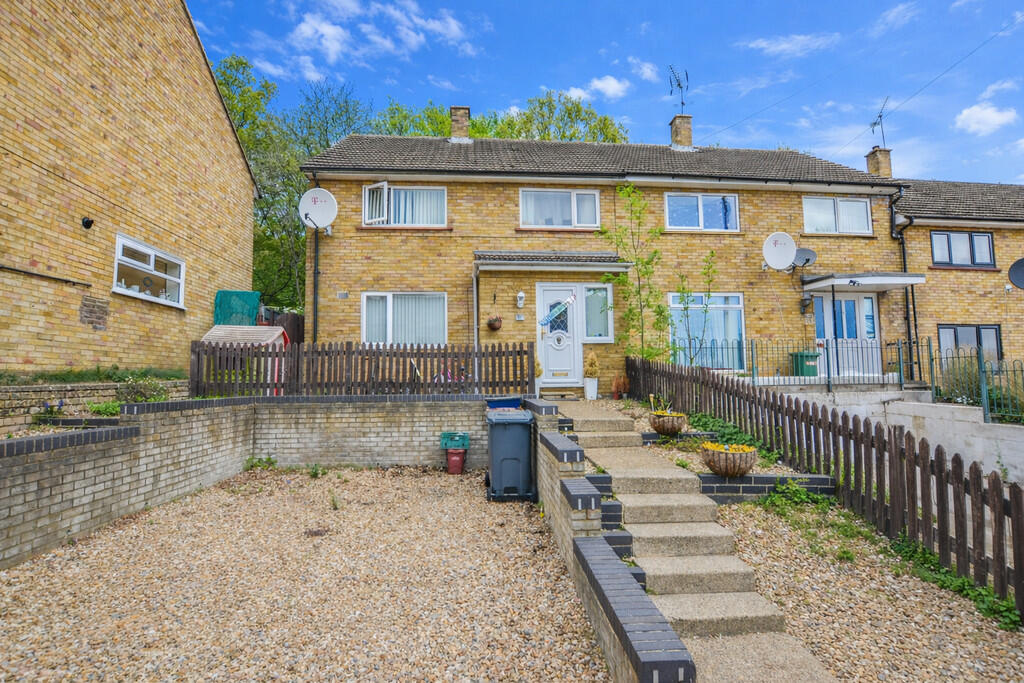 3 bed End of Terrace for rent in Stevenage. From Mather Marshall - Stevenage Ltd