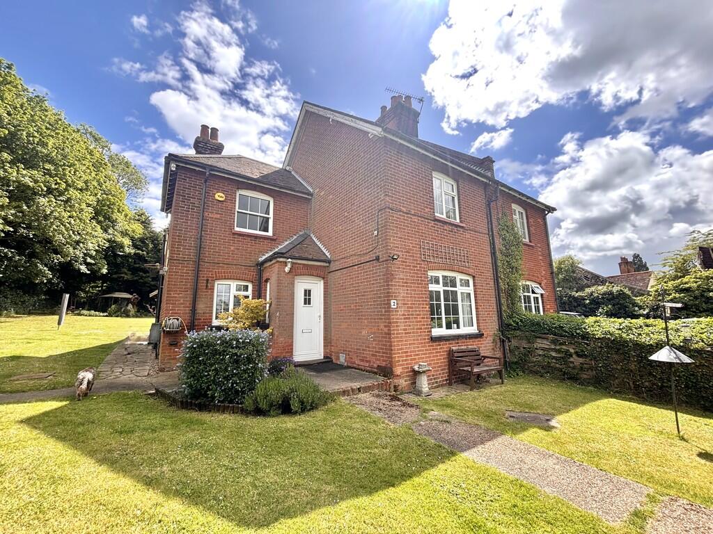 3 bed Semi Detached for rent in Stevenage. From Mather Marshall - Stevenage Ltd 3 bed Semi Detached for rent in Stevenage. From Mather Marshall - Stevenage Ltd