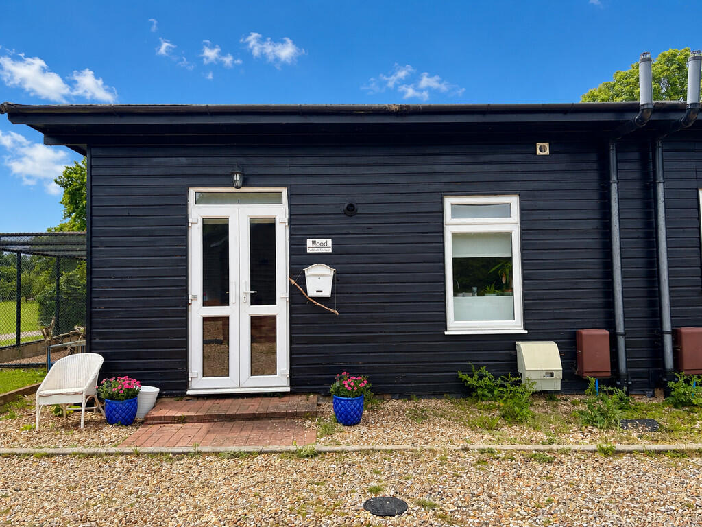 2 bed Terraced bungalow for rent in Graveley. From Mather Marshall - Stevenage Ltd