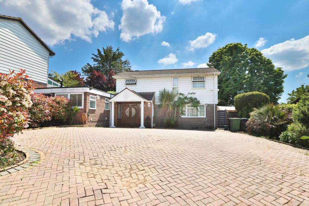 4 bed Detached House for rent in Worcester Park. From SeOUL Residential