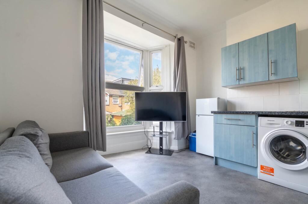 1 bed 1st Floor Flat for rent in London. From SeOUL Residential - New Malden