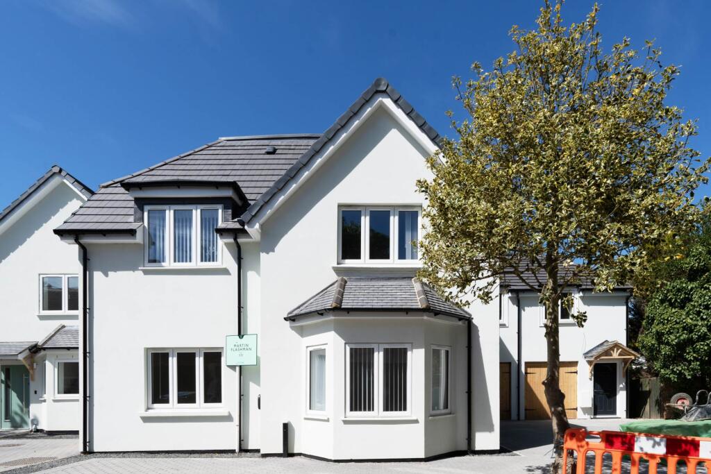 2 bed Annexe for rent in Burwood Park. From SeOUL Residential - New Malden