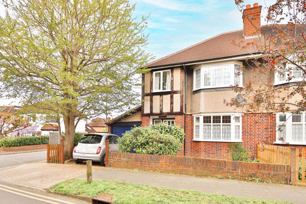 3 bed Semi Detached for rent in Surbiton. From SeOUL Residential - New Malden