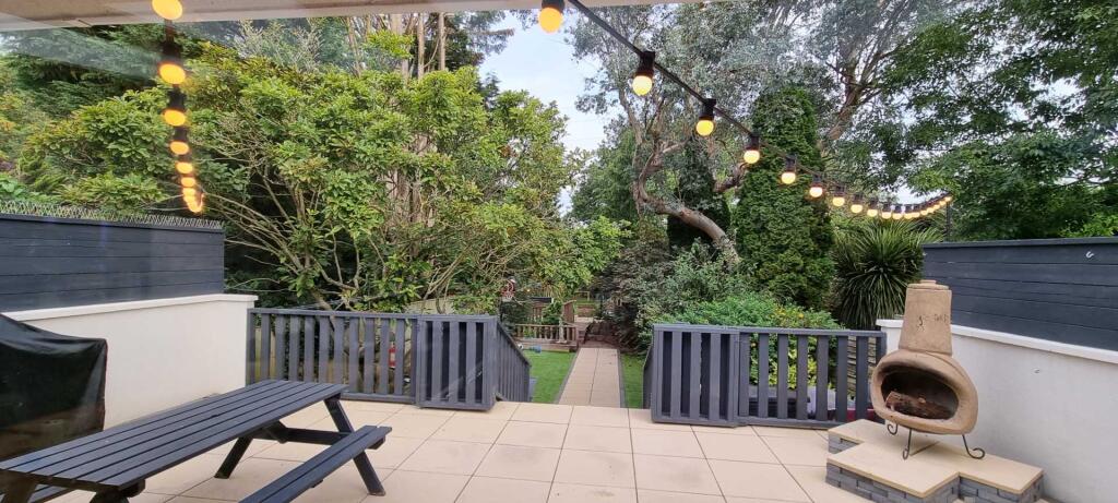 5 bed Detached for rent in Epsom. From SeOUL Residential - New Malden