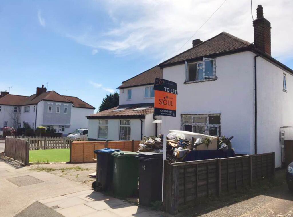 3 bed Detached for rent in New Malden. From SeOUL Residential - New Malden