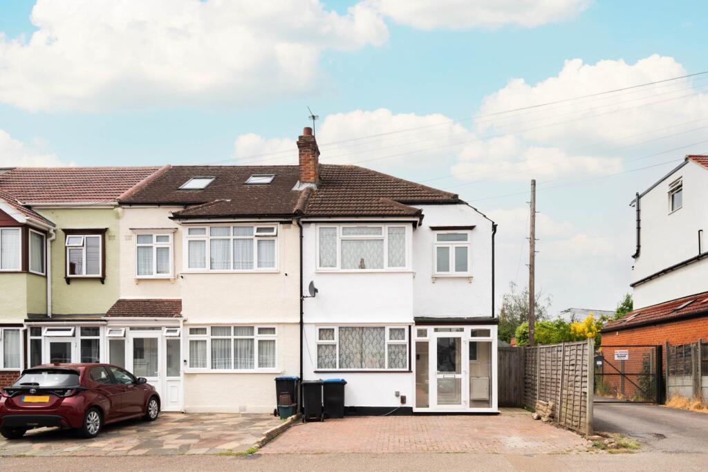 3 bed Semi Detached for rent in New Malden. From SeOUL Residential - New Malden