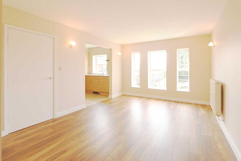 2 bed 1st Floor Flat for rent in Worcester Park. From SeOUL Residential - New Malden