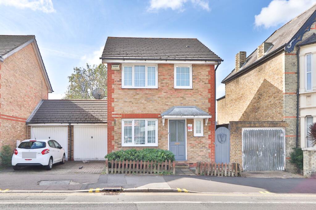 3 bed Detached for rent in New Malden. From SeOUL Residential - New Malden