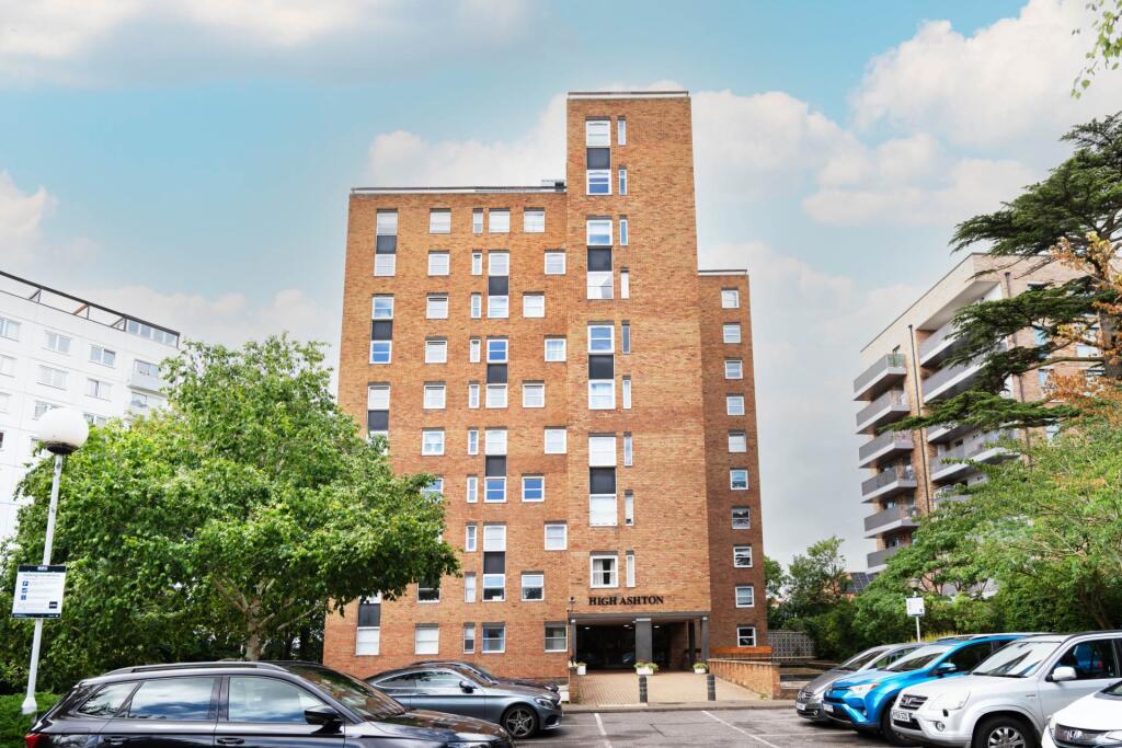 2 bed 1st Floor Flat for rent in Kingston upon Thames. From SeOUL Residential - New Malden