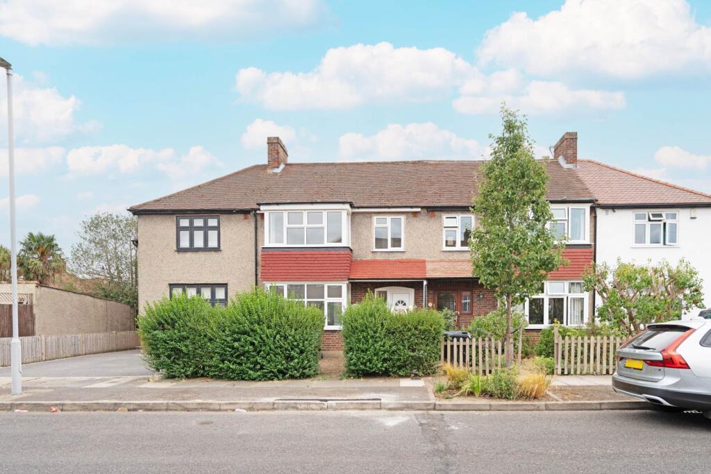 3 bed End of Terrace for rent in New Malden. From SeOUL Residential - New Malden
