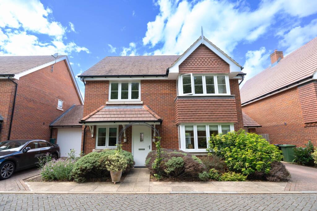 4 bed Detached for rent in Epsom. From SeOUL Residential - New Malden