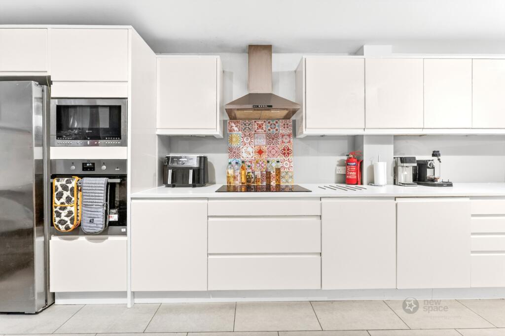5 bed Detached for rent in Bow. From New Space - London
