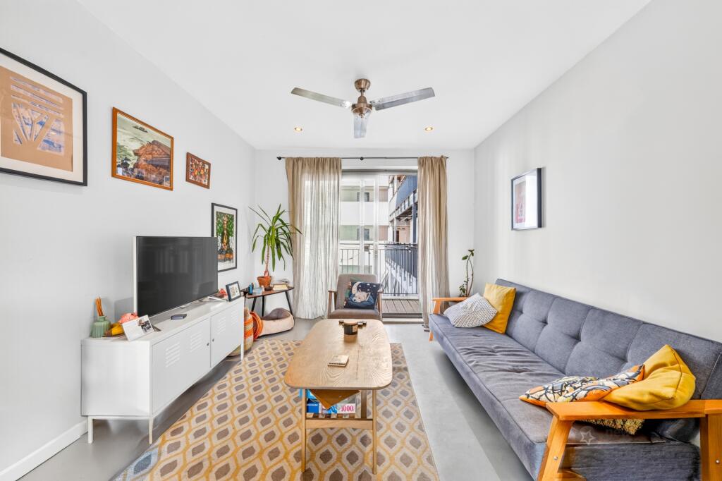 1 bed 1st Floor Flat for rent in Hackney. From New Space - London