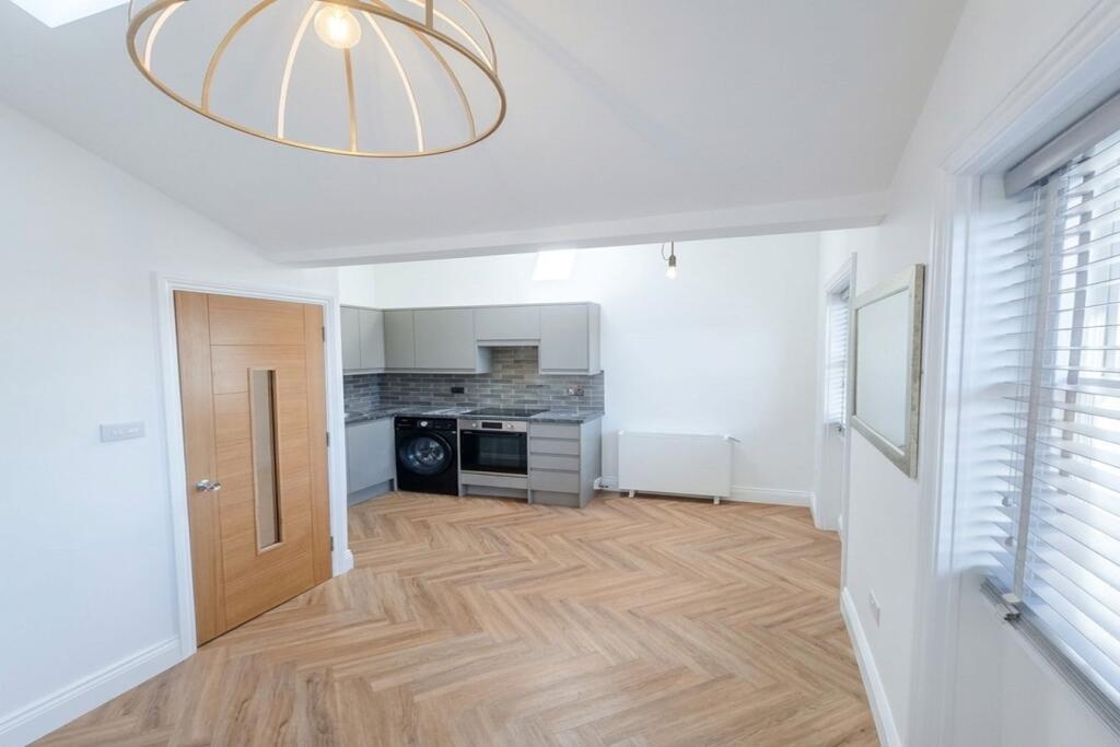 1 bed Apartment for rent in Camden Town. From Kubie Gold Associates - London