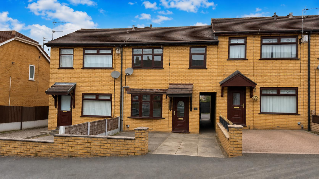 3 bed Mid Terraced House for rent in St Helens. From Brooks Estate and Letting Agents Ltd - Prescot