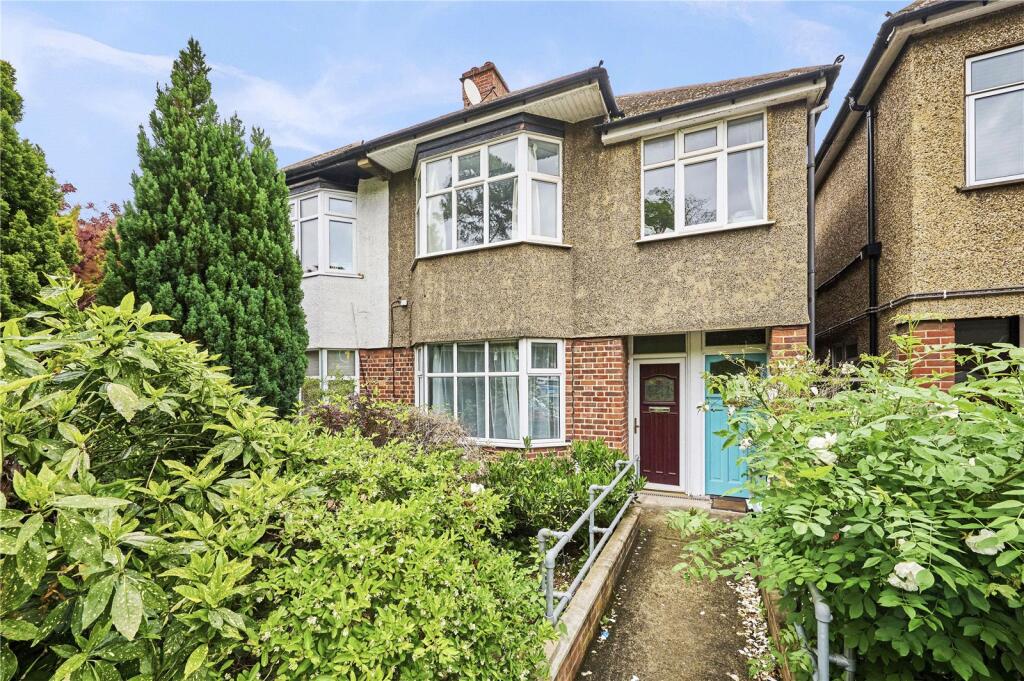2 bed Mid Terraced House for rent in Penge. From Conran Estates - Brockley