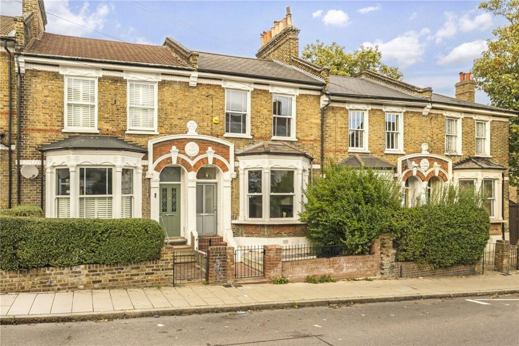 4 bed Mid Terraced House for rent in Deptford. From Conran Estates - Brockley