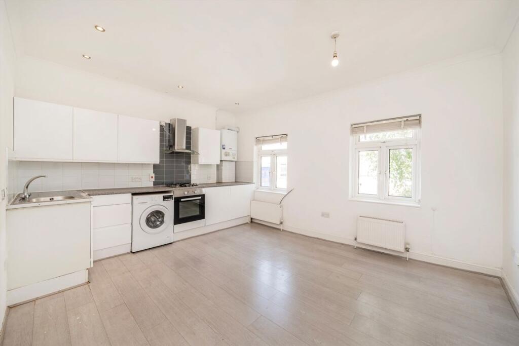 2 bed 1st Floor Flat for rent in Camberwell. From Conran Estates - Brockley