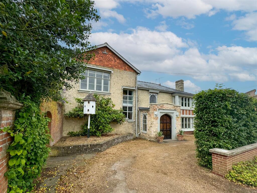 4 bed Semi Detached for rent in Newmarket. From Clarke Philips - Newmarket 4 bed Semi Detached for rent in Newmarket. From Clarke Philips - Newmarket