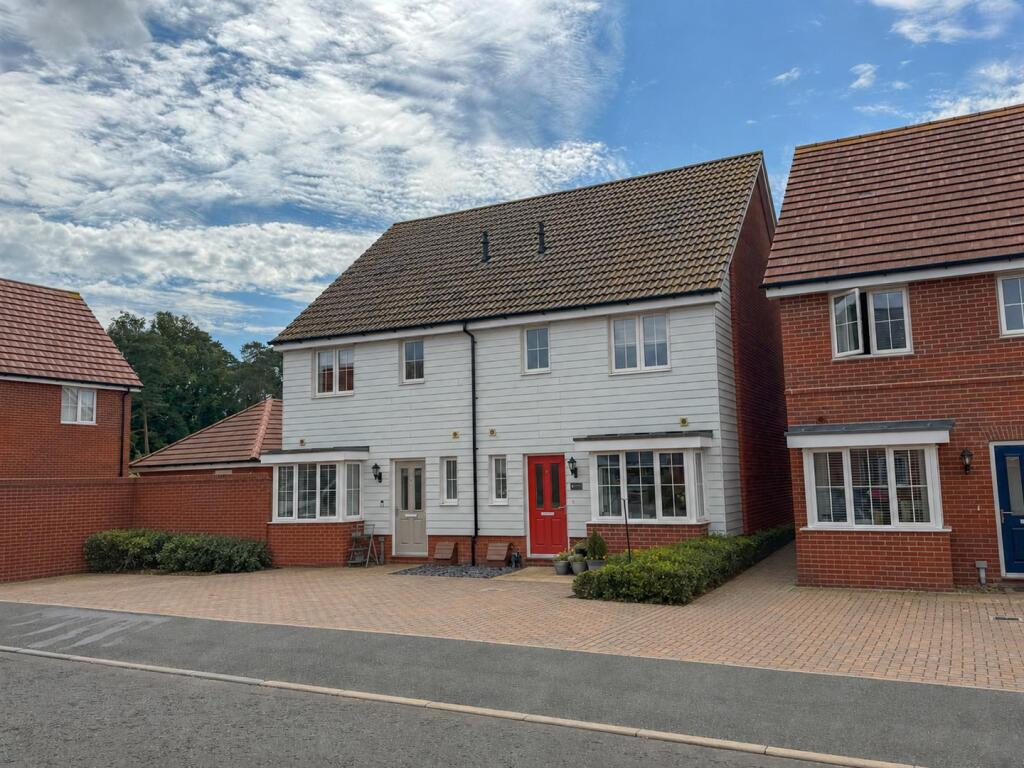 3 bed Semi Detached for rent in Red Lodge. From Clarke Philips - Newmarket 3 bed Semi Detached for rent in Red Lodge. From Clarke Philips - Newmarket