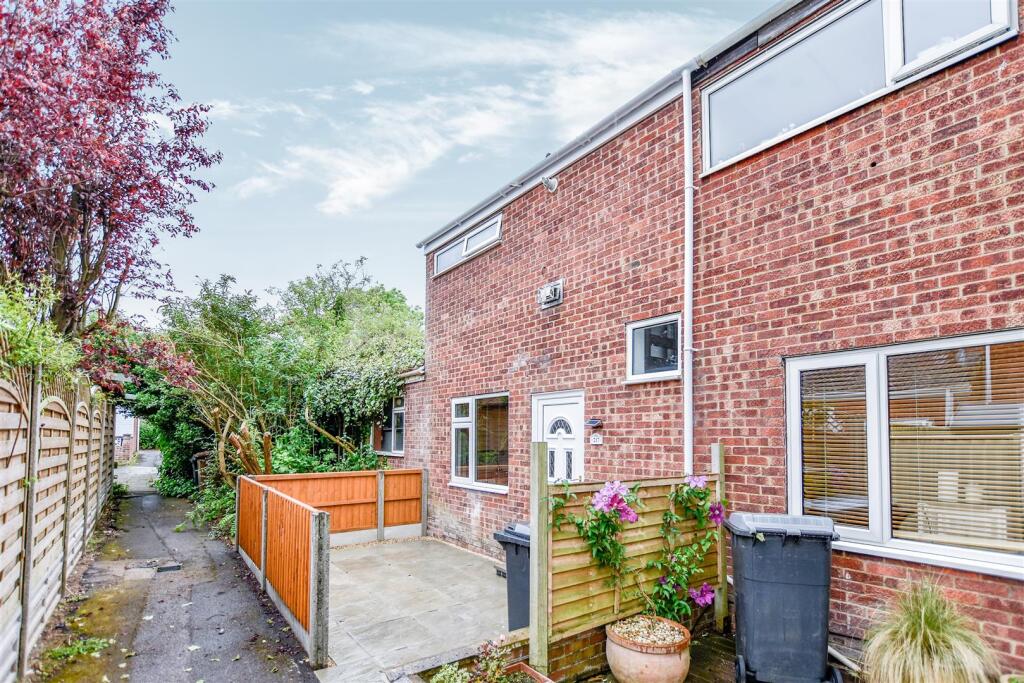 2 bed Mid Terraced House for rent in Newmarket. From Clarke Philips - Newmarket