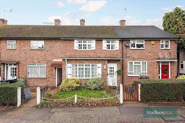 2 bed Mid Terraced House for rent in Loughton. From Madison Fox - Loughton