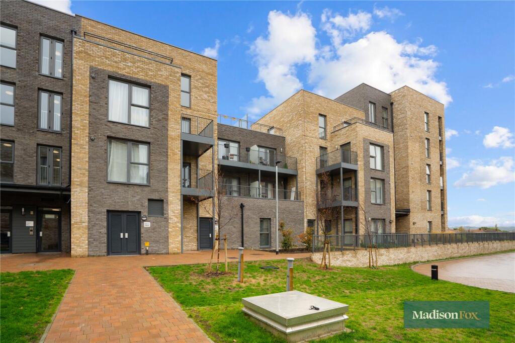 1 bed Apartment for rent in Loughton. From Madison Fox - Loughton