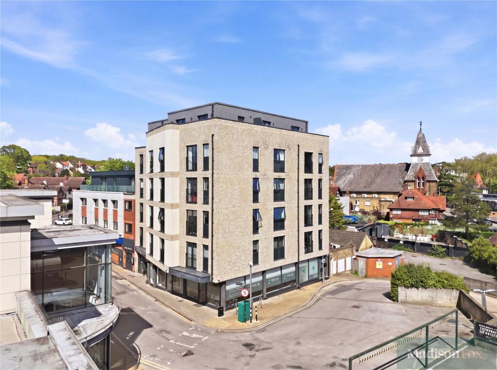 2 bed Apartment for rent in Loughton. From Madison Fox - Loughton