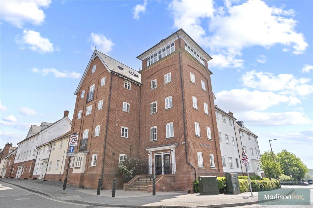 2 bed Apartment for rent in South Weald. From Madison Fox - Loughton