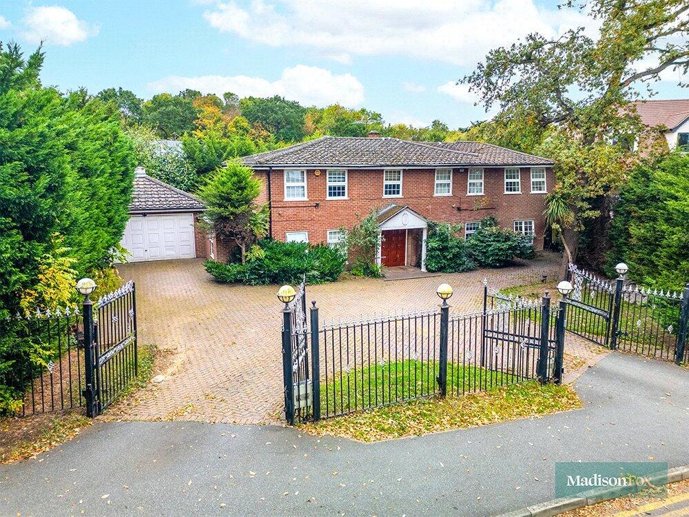 5 bed Detached for rent in Chigwell. From Madison Fox - Loughton 5 bed Detached for rent in Chigwell. From Madison Fox - Loughton