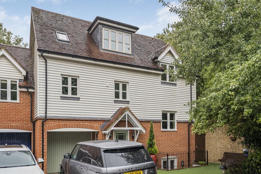 4 bed Detached for rent in Hertford. From Steven Oates - Hertford