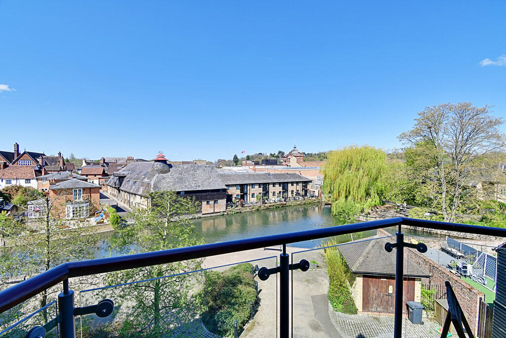 2 bed Apartment for rent in Hertford. From Steven Oates - Hertford