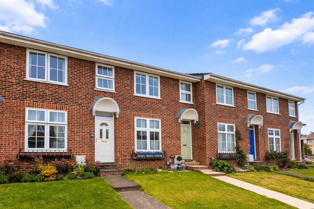 3 bed Mid Terraced House for rent in Hertford. From Steven Oates - Hertford