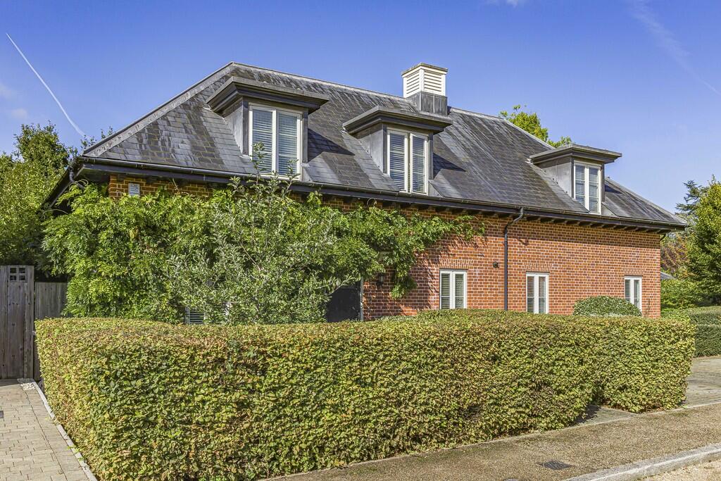 3 bed Semi Detached for rent in Hertford Heath. From Steven Oates - Hertford