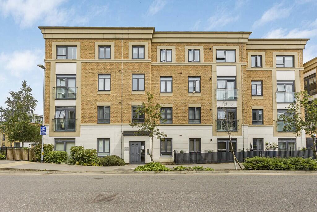 2 bed Apartment for rent in Waterford. From Steven Oates - Hertford