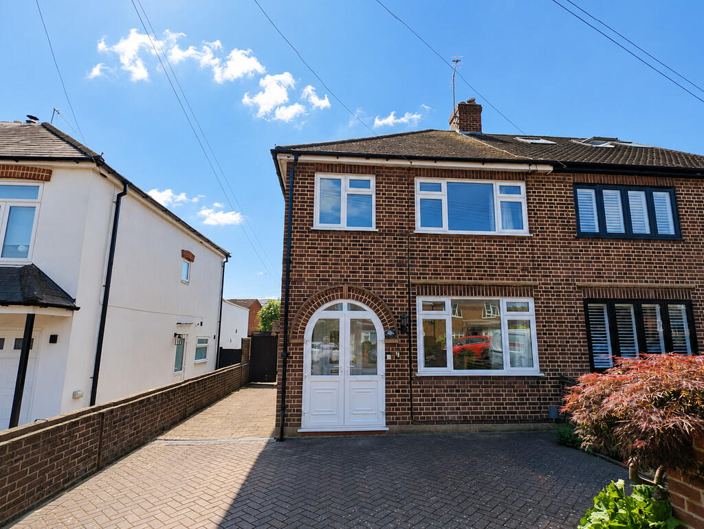 3 bed Semi Detached for rent in Hoddesdon. From Steven Oates - Hertford