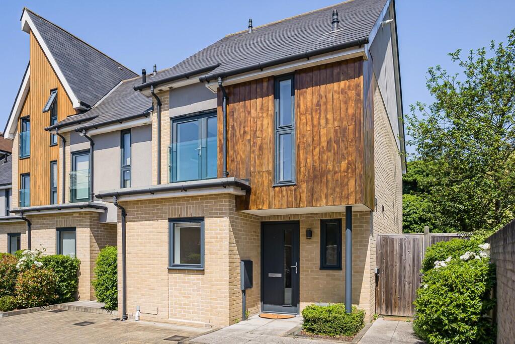 3 bed End of Terrace for rent in Ware. From Steven Oates - Hertford