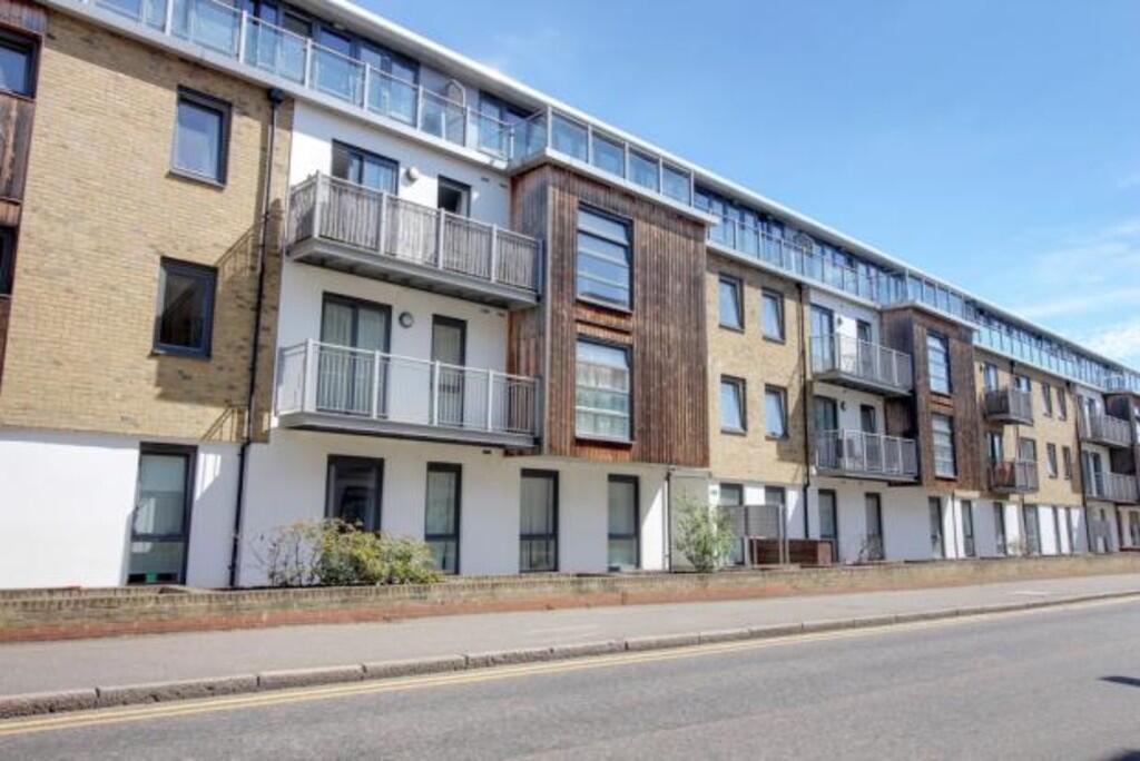 1 bed House (unspecified) for rent in Hertford Heath. From Steven Oates - Hertford