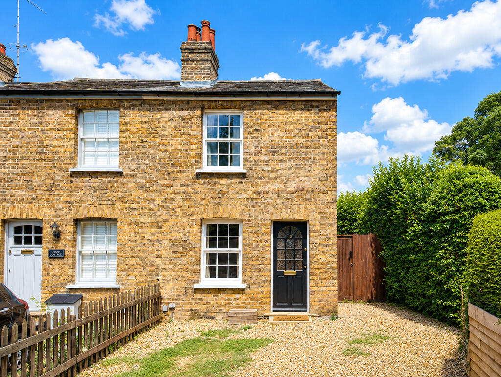 2 bed Cottage for rent in Hertingfordbury. From Steven Oates - Hertford