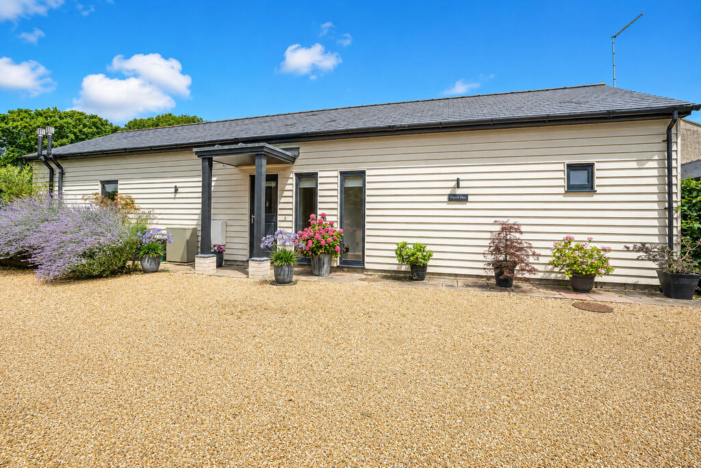 2 bed Barn Conversion for rent in Dane End. From Steven Oates - Hertford