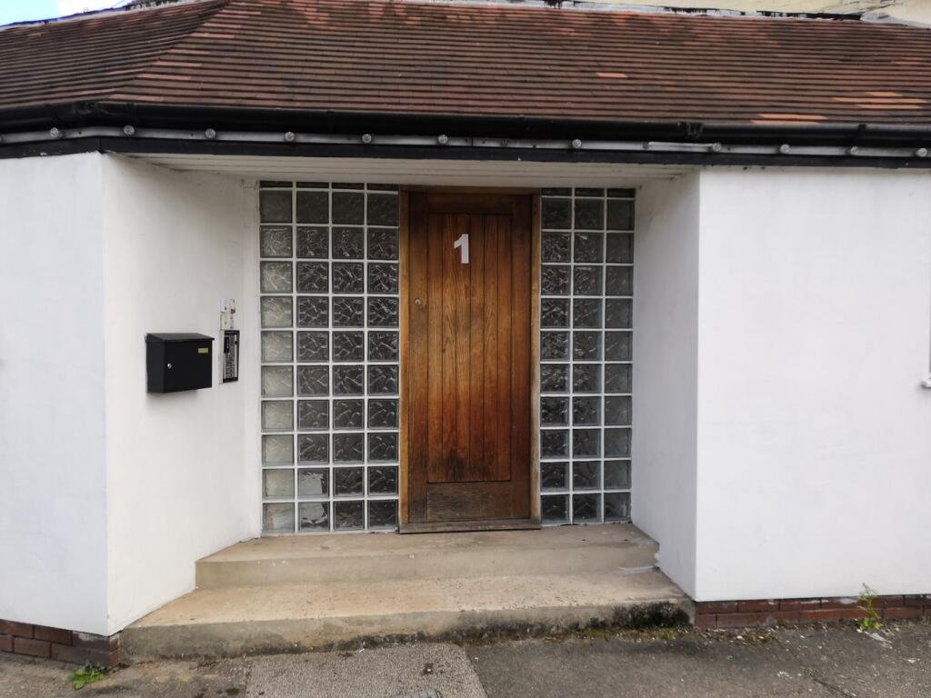 1 bed 1st Floor Flat for rent in Retford. From Alexander Jacob