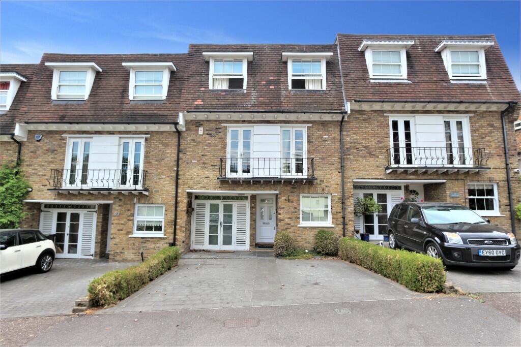 4 bed Town House for rent in Chigwell Row. From John Thoma Bespoke Estate Agents