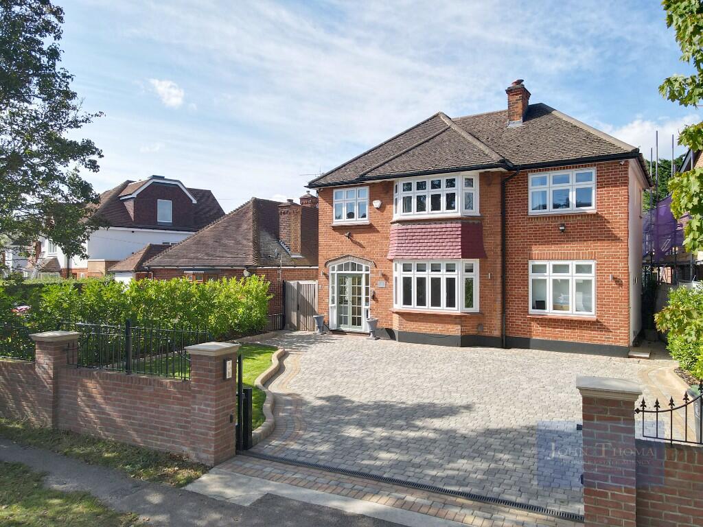 4 bed Detached House for rent in Woodford. From John Thoma Bespoke Estate Agents