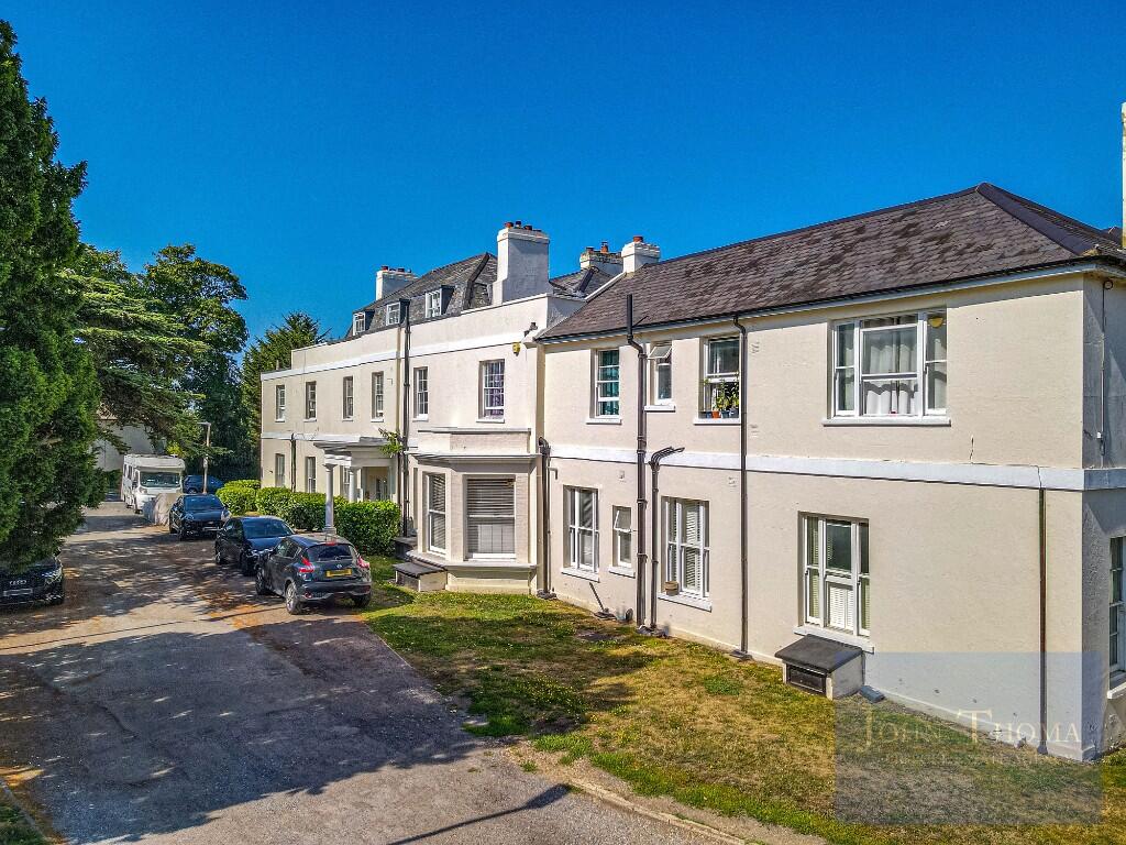 2 bed House (unspecified) for rent in Woodford. From John Thoma Bespoke Estate Agency - Chigwell Branch