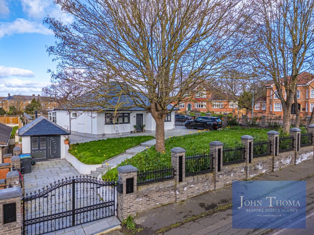 3 bed Detached for rent in Chigwell. From John Thoma Bespoke Estate Agency - Chigwell Branch