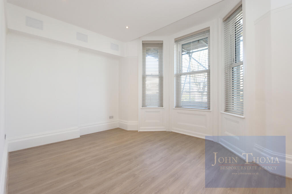 2 bed Apartment for rent in Woodford. From John Thoma Bespoke Estate Agency - Chigwell Branch