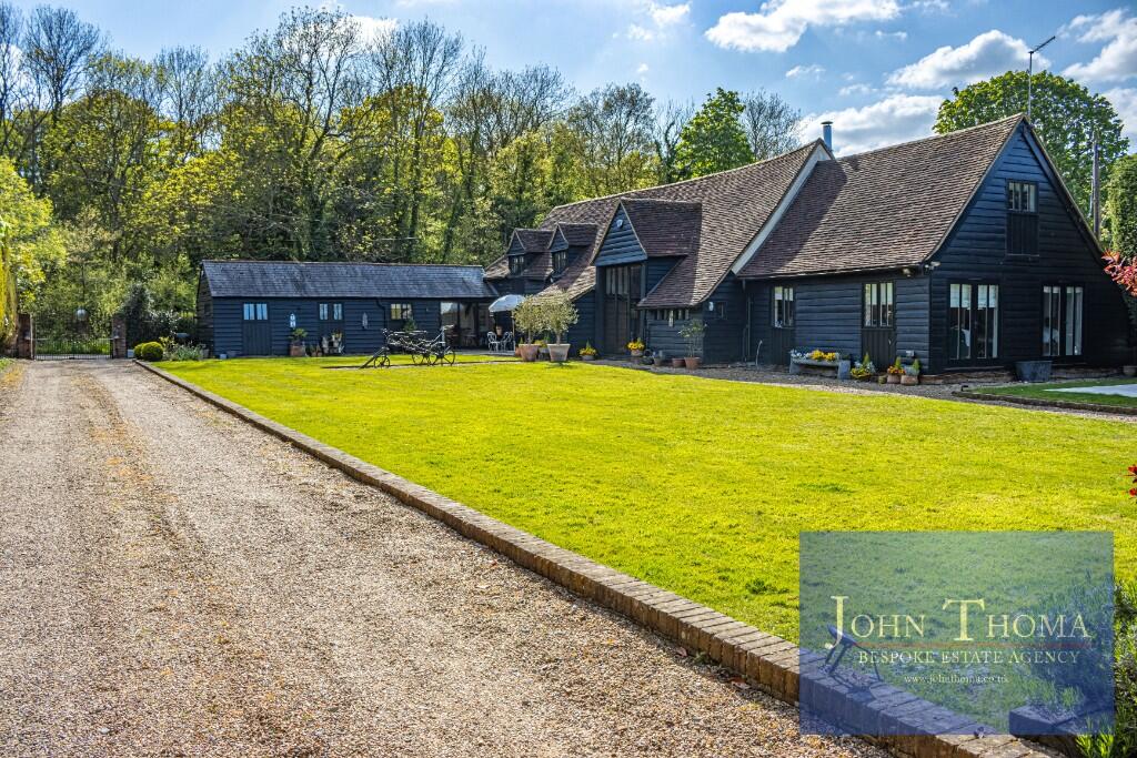 6 bed Detached for rent in Epping. From John Thoma Bespoke Estate Agency - Chigwell Branch 6 bed Detached for rent in Epping. From John Thoma Bespoke Estate Agency - Chigwell Branch